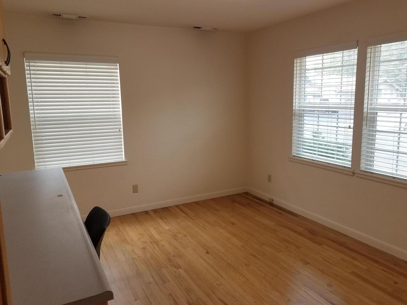 215 NE Outlook Ave, Grants Pass, OR 97526